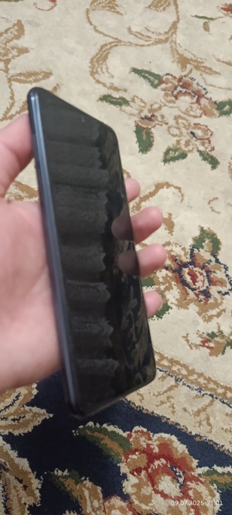 poco x3 pro telefon sotiladi  ekrani almashgan