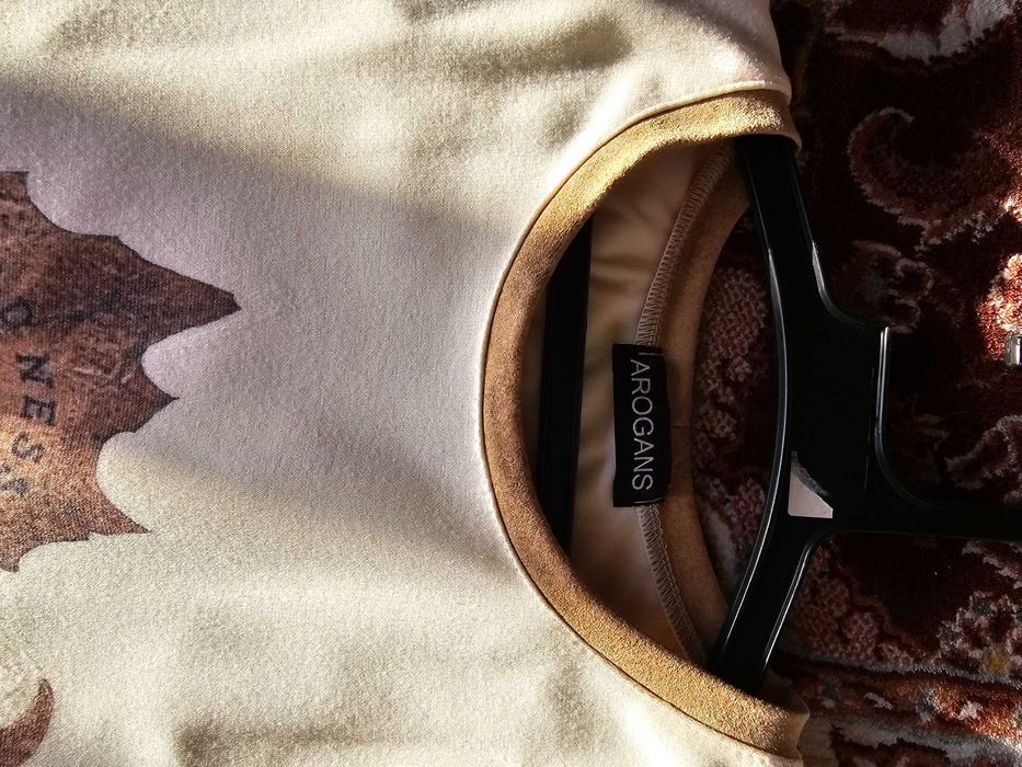 Бежова рокля Arogans