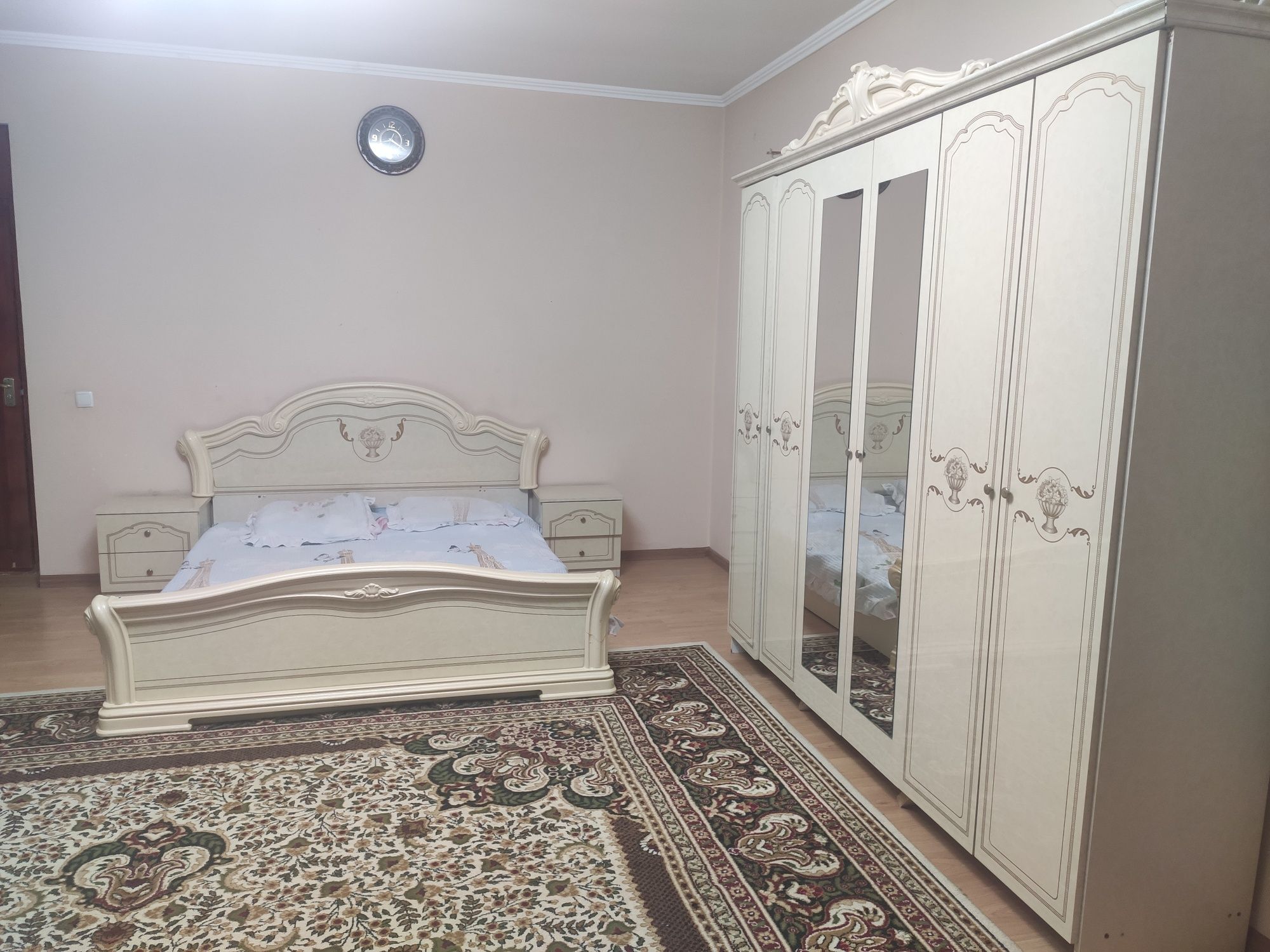 Спальный гарнитур продается