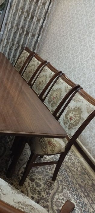 Стол стул сотилади 12 талик холати дярли янги