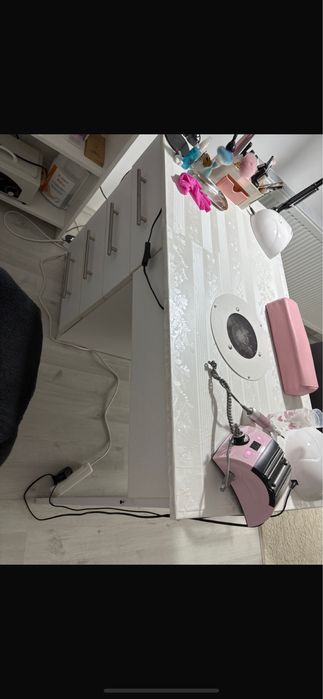 Birou manechiura cu aspirator incorporat polarius