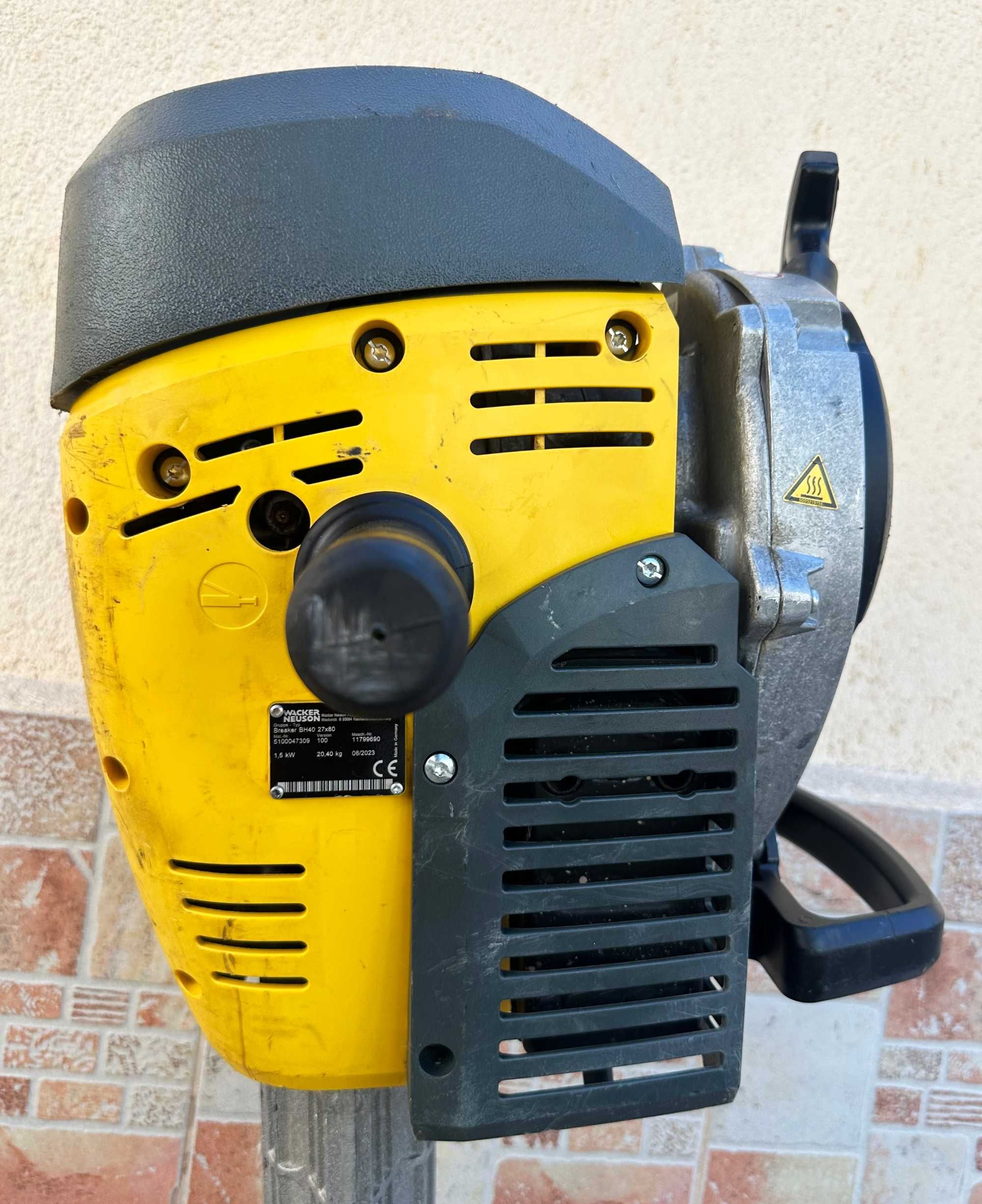Wacker Neuson BH40 - Мощен бензинов къртач 40J