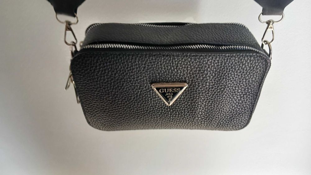 Дамска чанта Guess