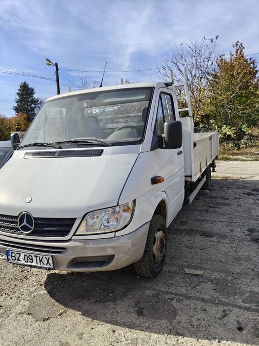 Sprinter 411 cu macara și invertor