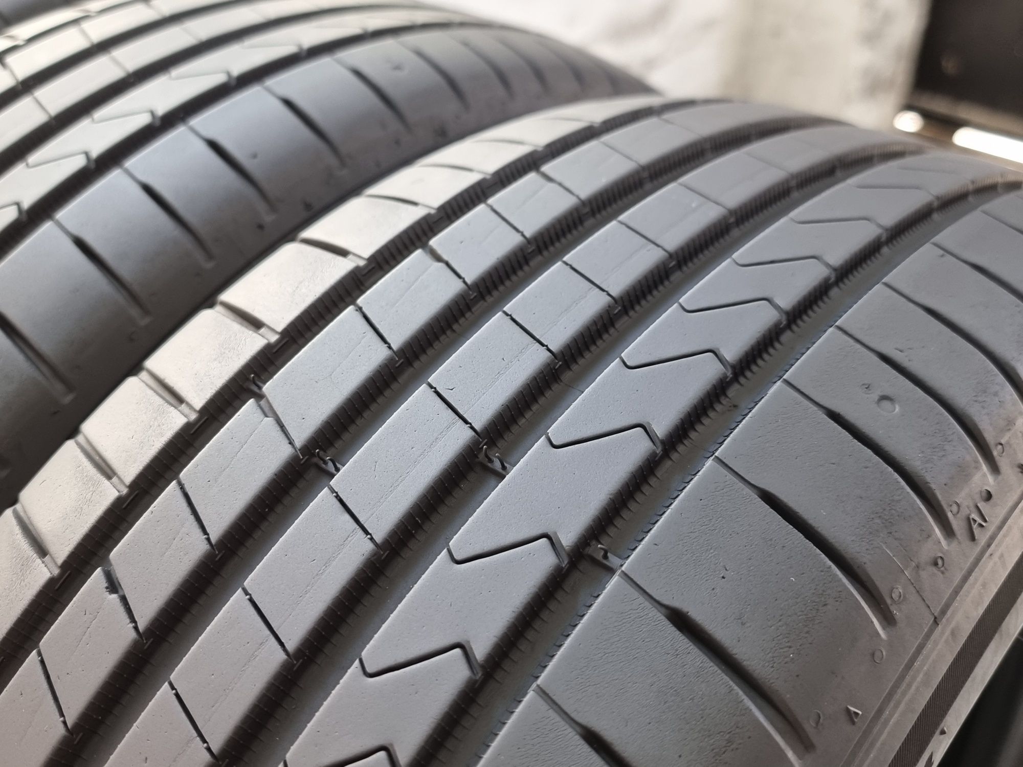 "DOT 22" 205/55/17 Hankook 4Броя: 370лв 6.5мм