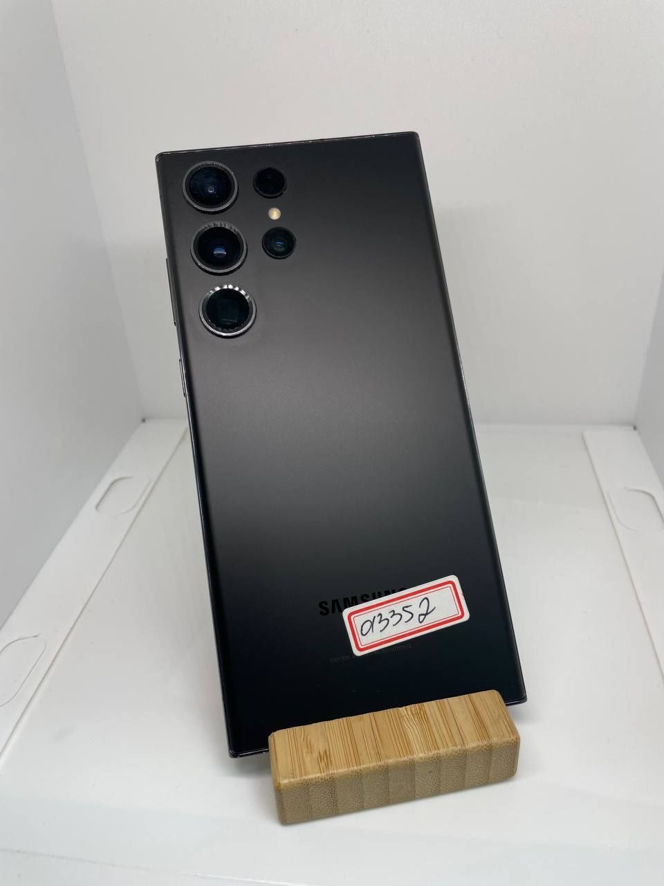 Samsung S23 Ultra xotirasi 12/256GB