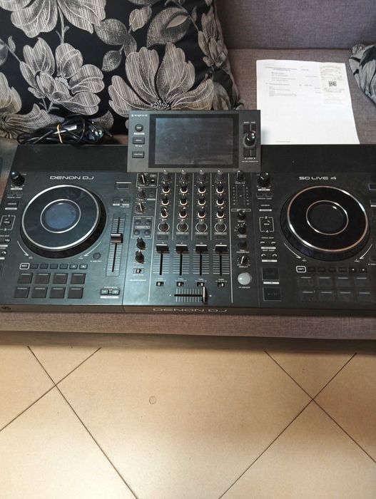 Диджейски пулт DENON DJ SOLIVE 4