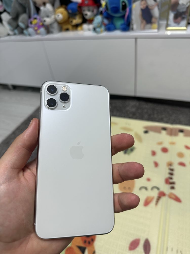 Vand iphone 11 pro max pentru piese/ recarosare