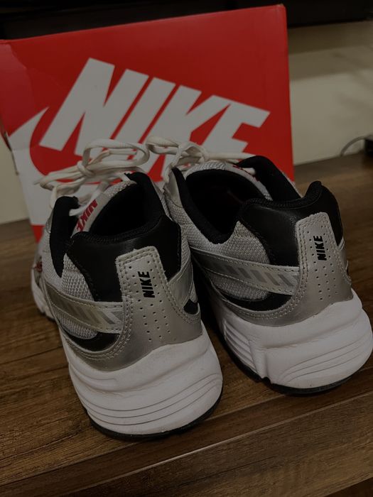 Nike Initiator.