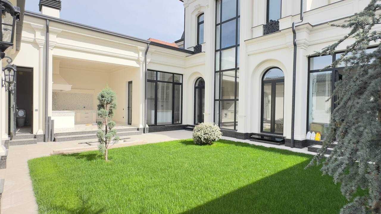 Никитина БИЙ | Дом - 4 сотки: 6 комнат: Бассейн и Хаммам: 600 м²