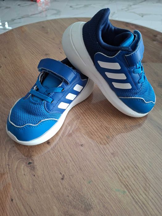 Детски маратонки 24 ном адидас