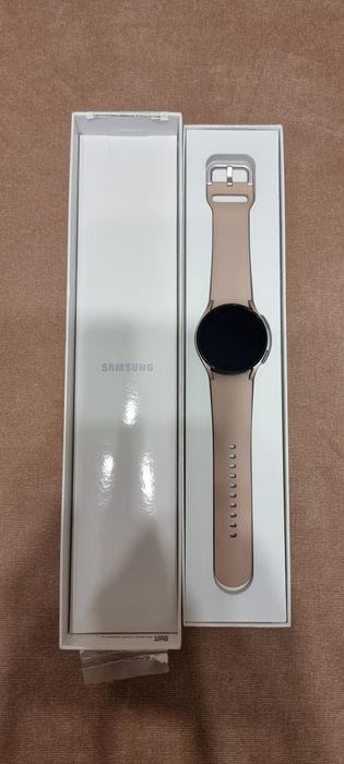 Смарт часы Samsung Galaxy Watch 4