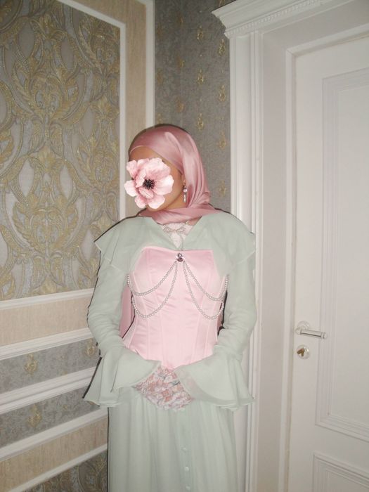 Вечерний розовый корсет