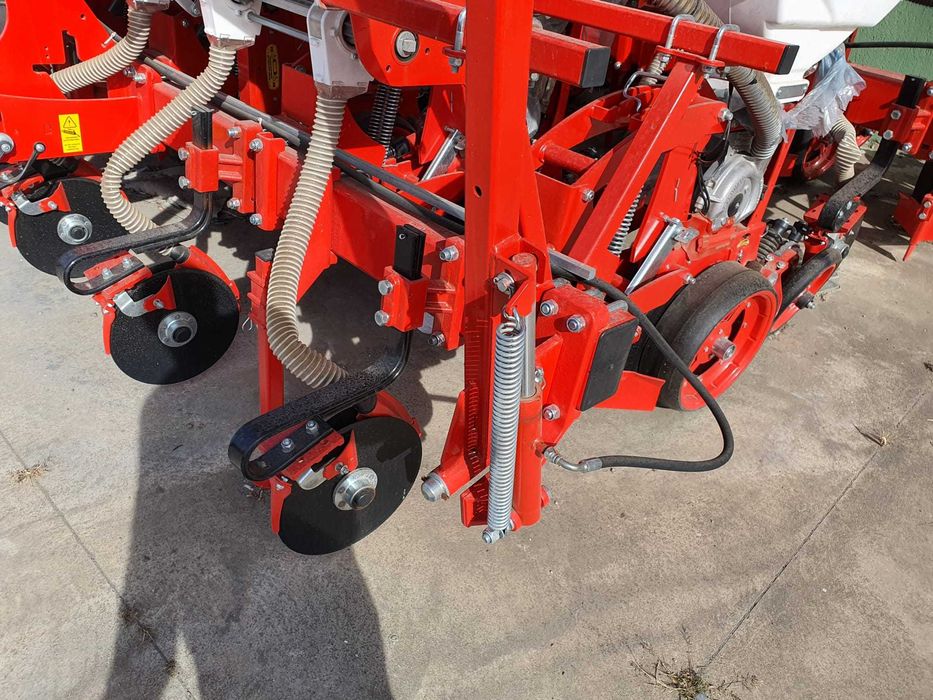 Semanatoare 6 R dublu disc cu fertilizare