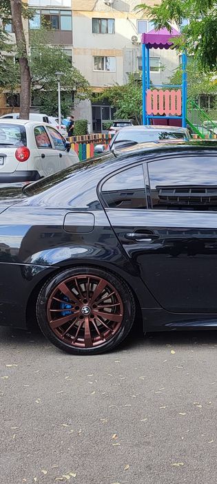 Vând jante BMW R18 anvelope ca noi