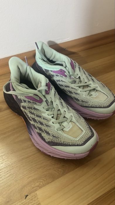 Hoka Speedgoat 5