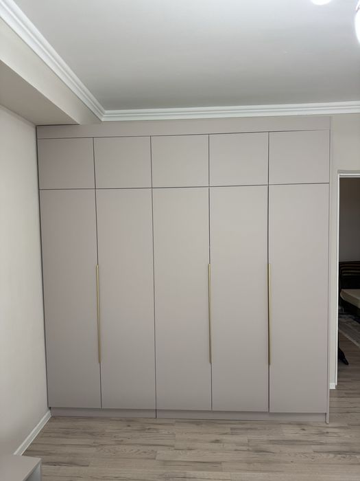 Спальный гарнитур. Шкаф, кровать,прикроватные тумбы