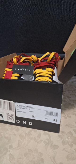 John richmond mar 41 ,noi