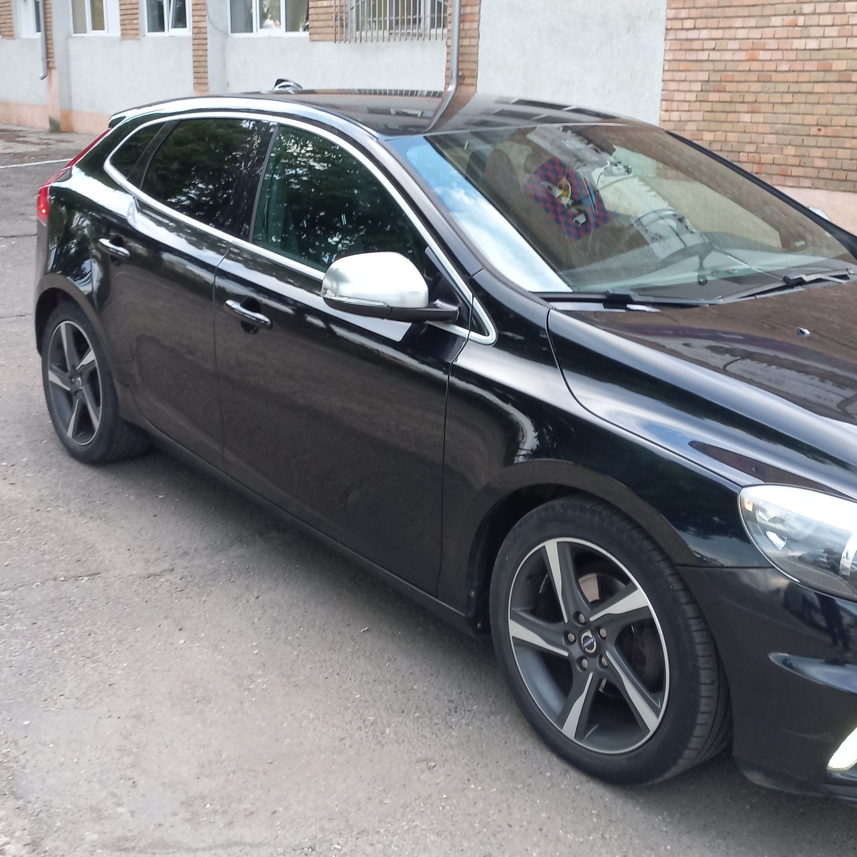 Volvo V40 R Design 2013 1.6 diesel
