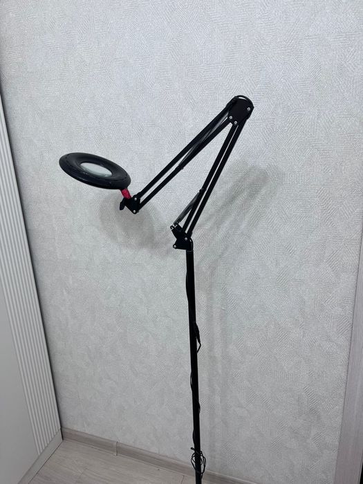 Лампа напольная хорошая