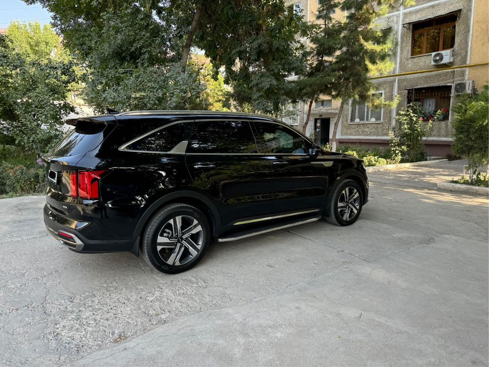 KIA SORENTO Prestige pozitsia sotiladi narxi 39000$.