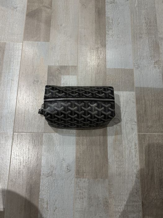 toiletry bag goyard