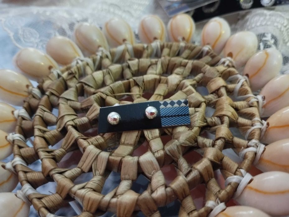 Обеци комплект, не използвани