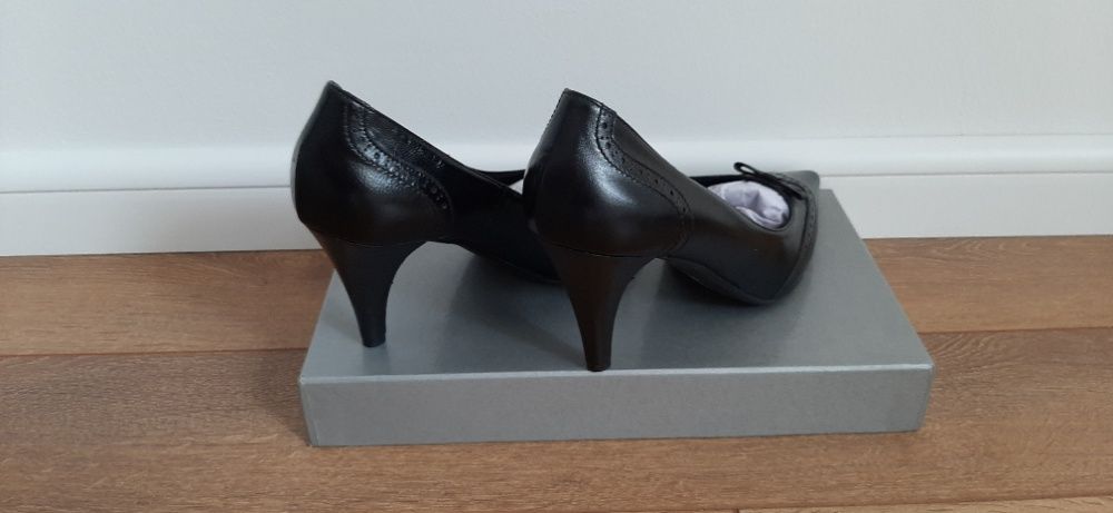 Нови, 38 номер, италиански, естествена кожа, официални дамски обувки,