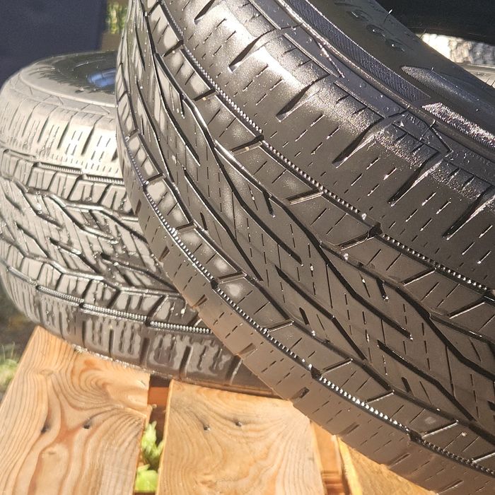 Anvelope 225/55/18   8/10. Continental. 3 ocaziebucați