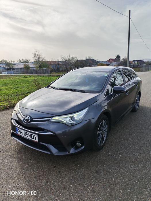 Toyota Avensis 1.8 - Business Edition - Touring cu GPL