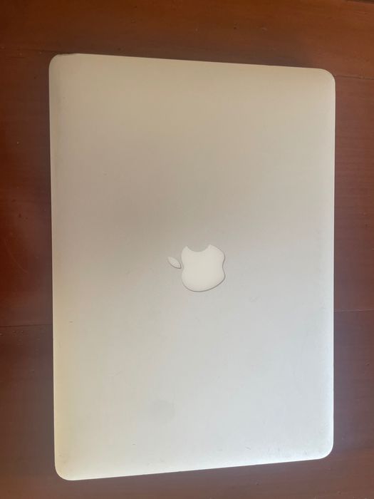 MacBook Air 13” (Early 2015) – Перфектен за работа, учене и пътуване!