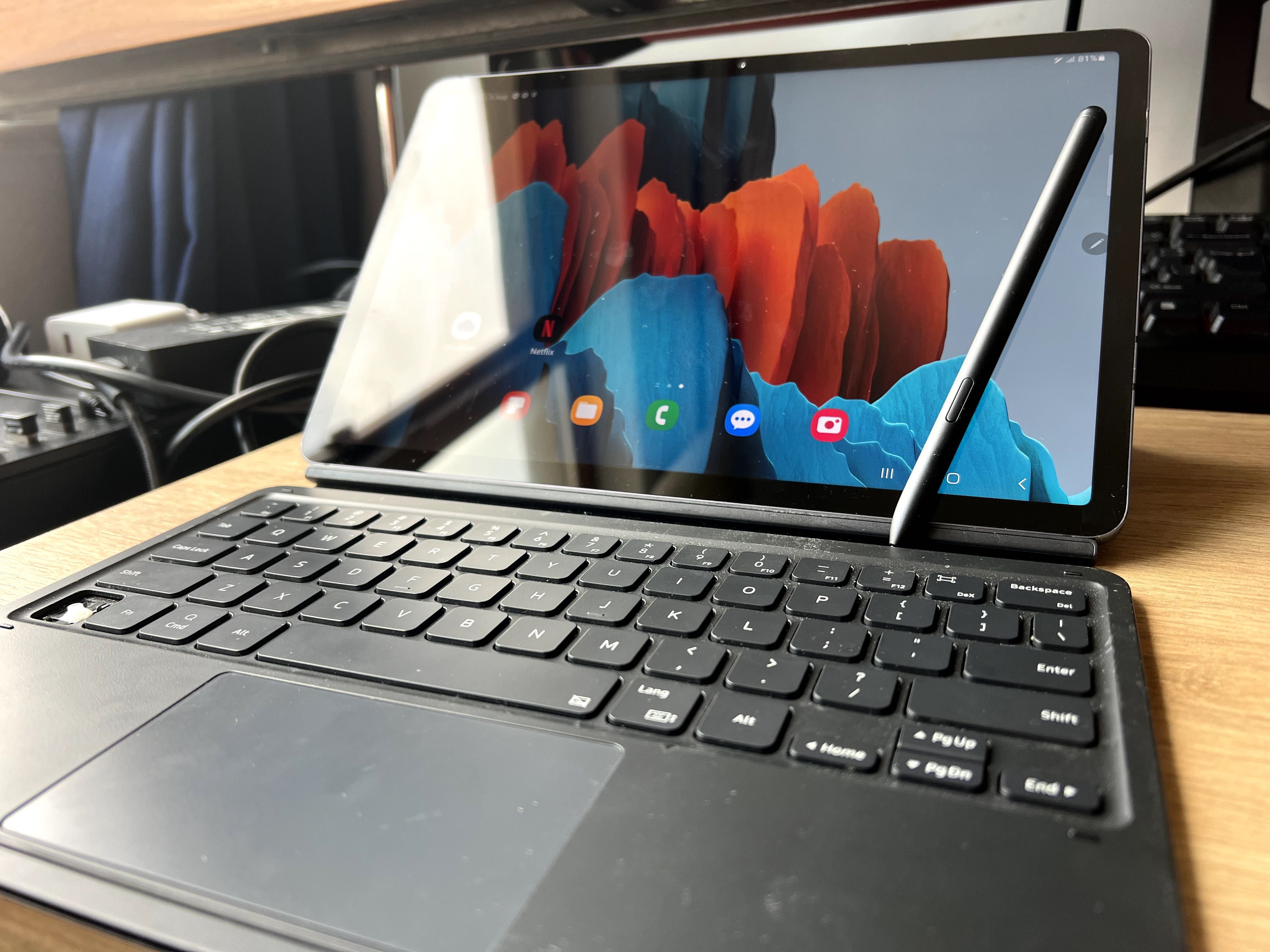 Перфектен Samsung Tab s7 128gb + Оригинална Samsung Keyboard + Писалка
