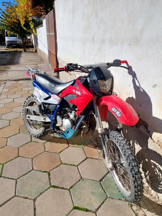 Продавам:aprilia pegaso 125