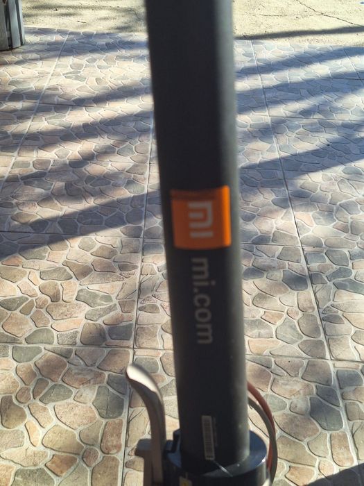 Se vinde trotineta electrica xiaomi urgenttttt!