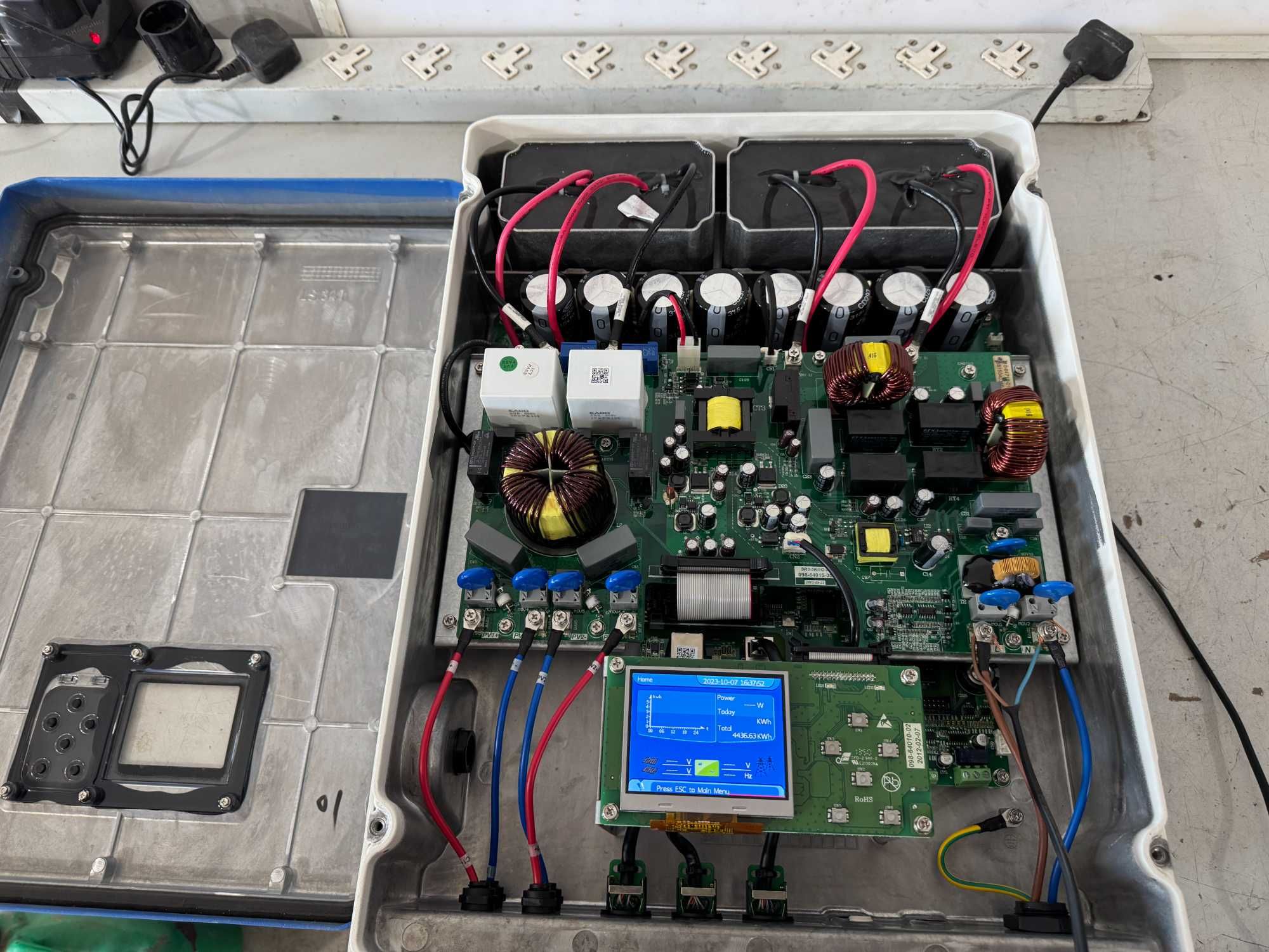Инвертор - Samil Power SolarRiver 4000TL-D 3.68KW