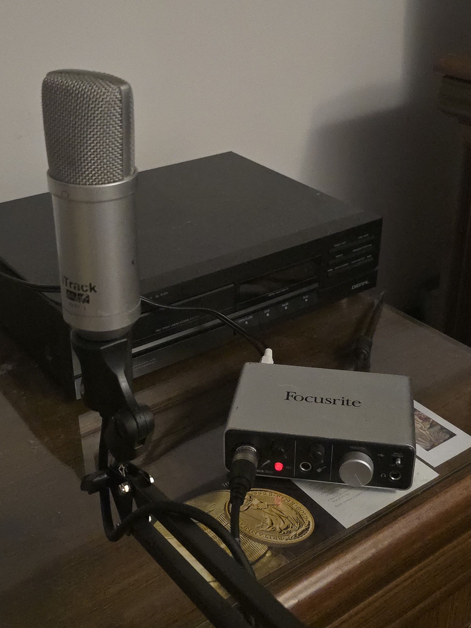 Set studio Placa audio Focusrite iTrack+Microfon iTrack, bonus suport