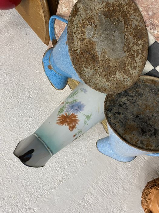 Големи френски емайлирани кани