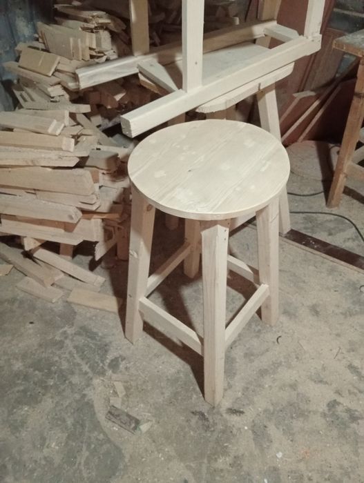 Taburet bar. Nou lemn cosac brad bine îmbinat și fasonat