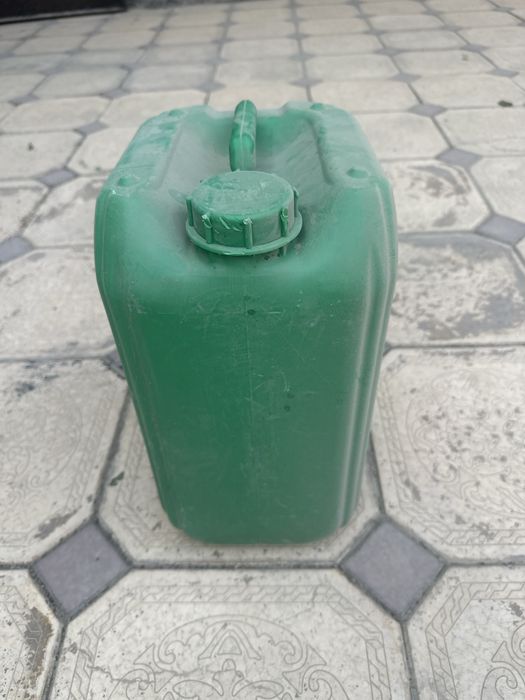 Пластиковые канистры