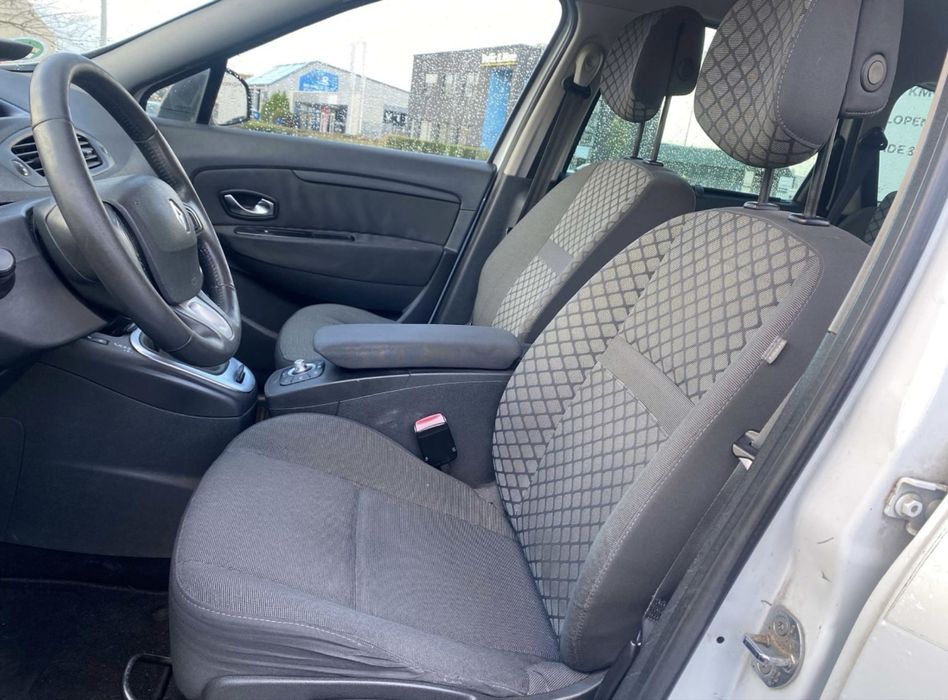 Dezmembrez Renault Scenic 2011 1.9 euro 5