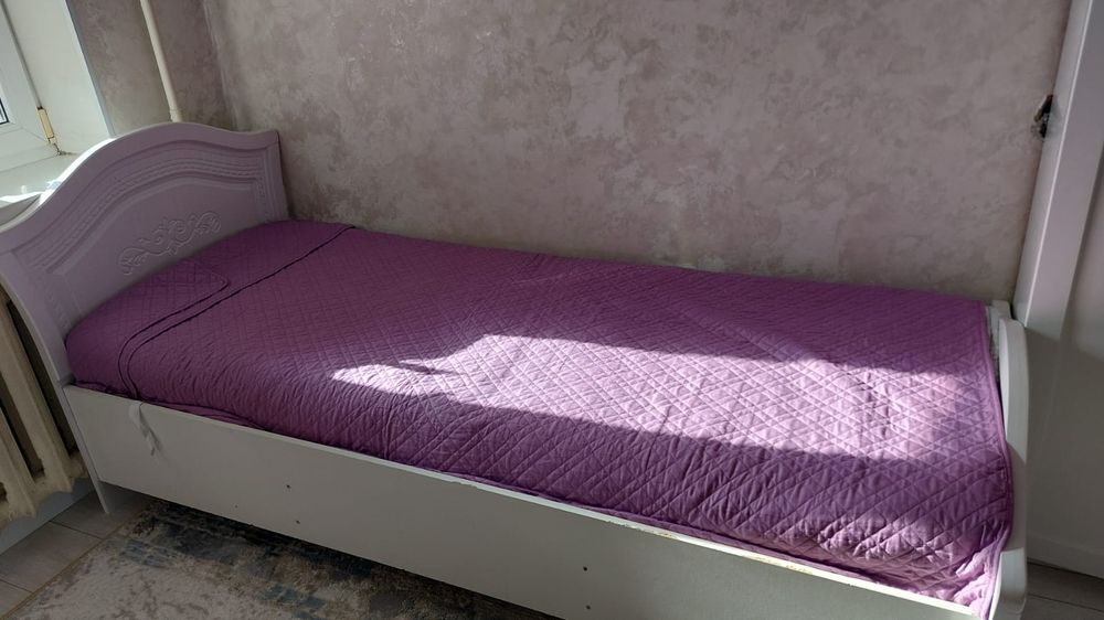 Продается кровать с матрасом