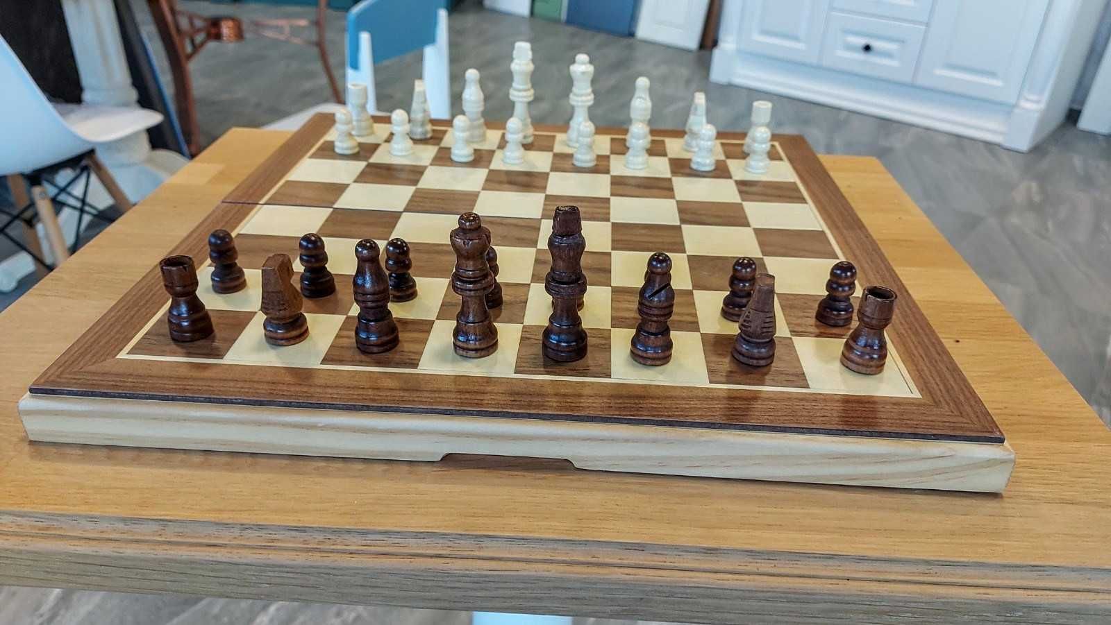 Сгъваем дървен шах и табла