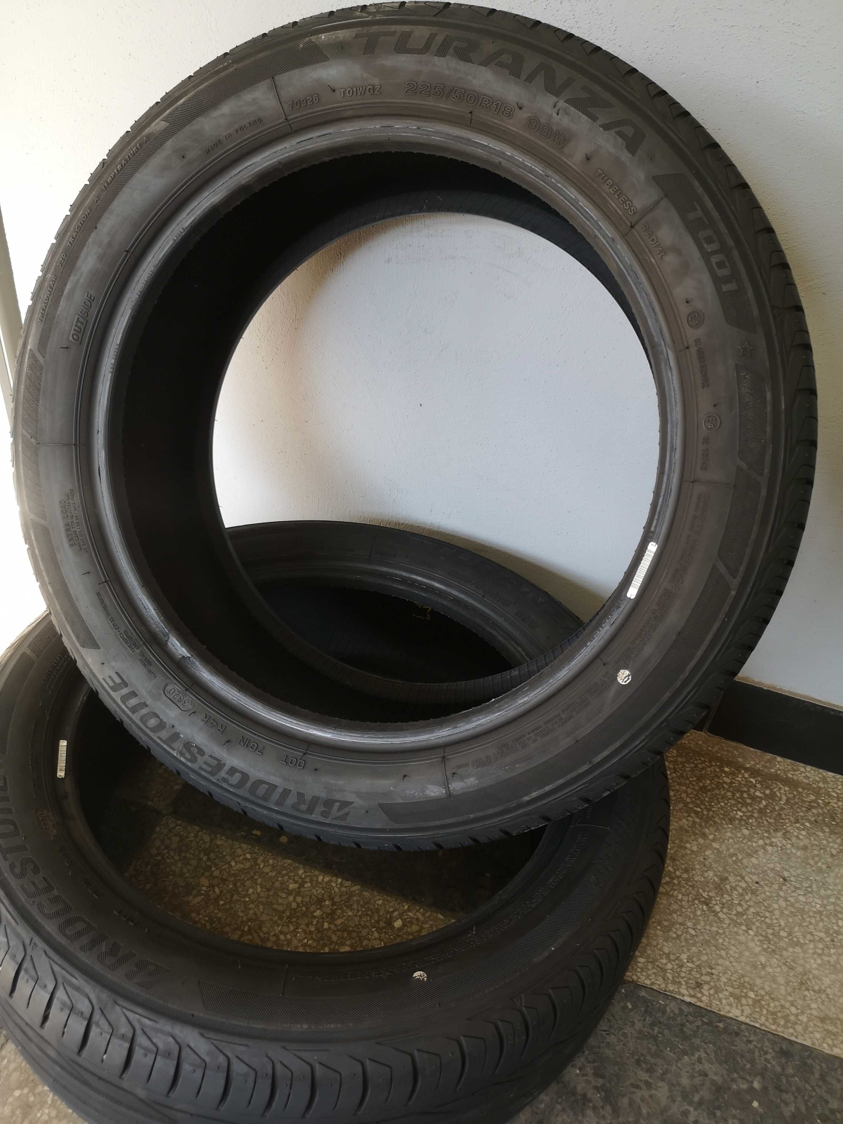 2бр 225/50/18 BRIDGESTONE 7мм грайфер дот:20г безплатен монтаж