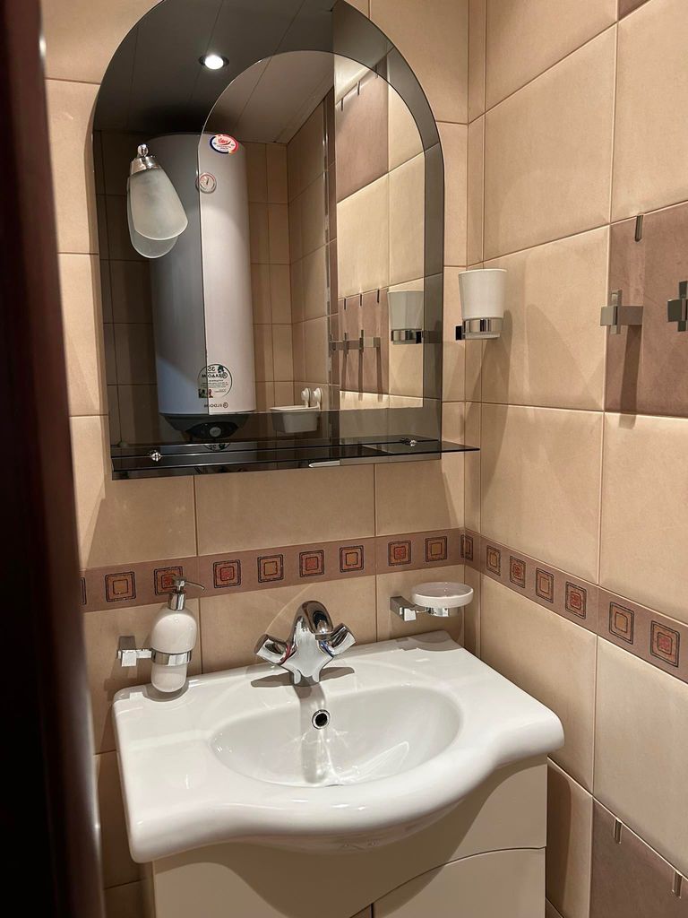 Дава се под наем Тристаен апартамент в Варна, Чаталджа - 106 кв.м за 918 € - Снимка #11