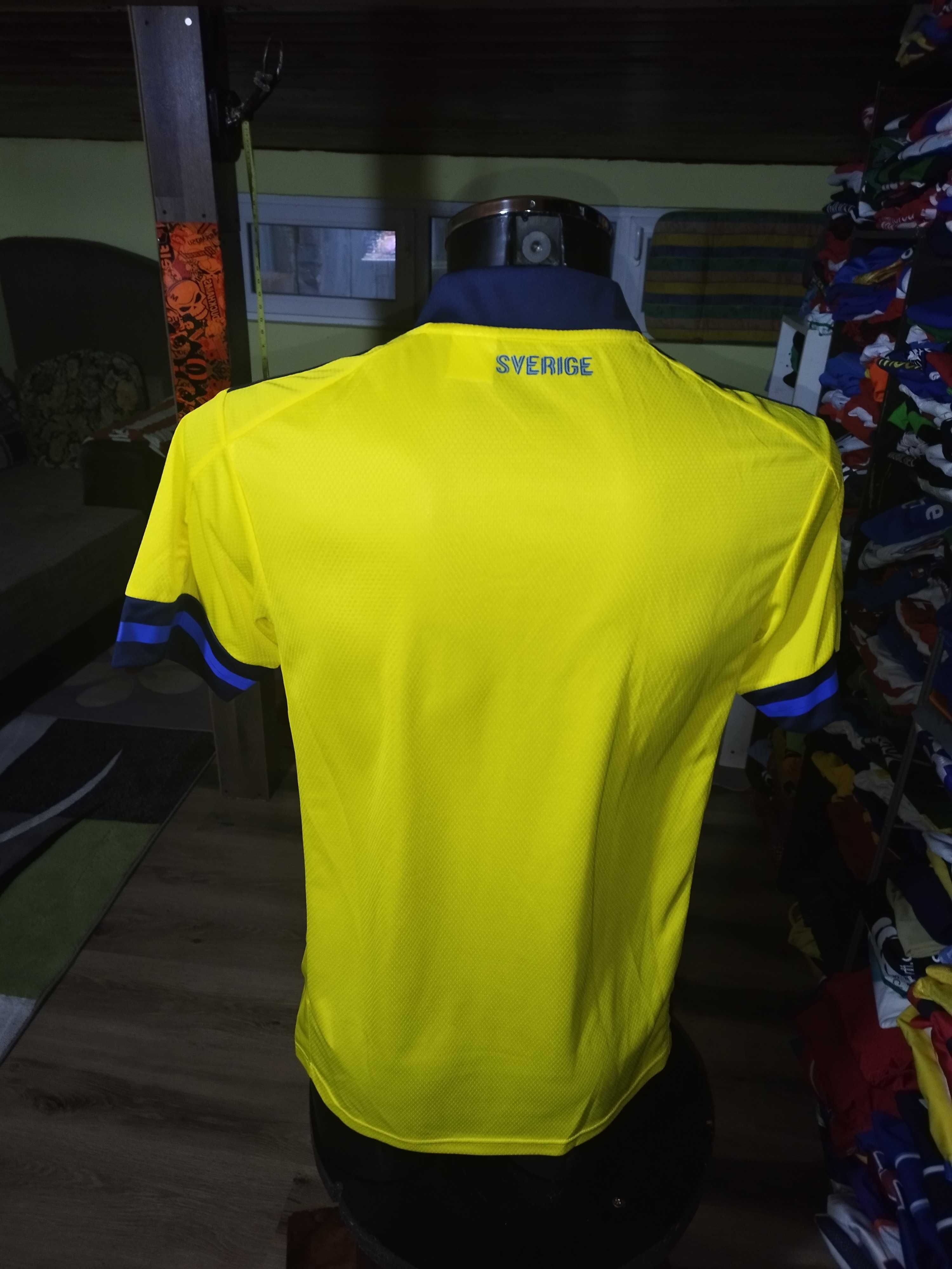 tricou suedia sweden adidas aeroready marimea S NOU