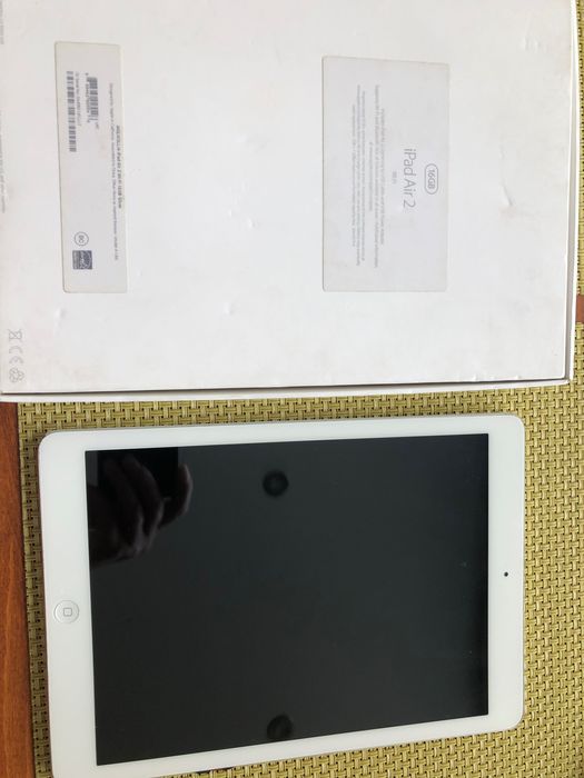 I Pad Air 1 16 GB за ремонт или части с кутия