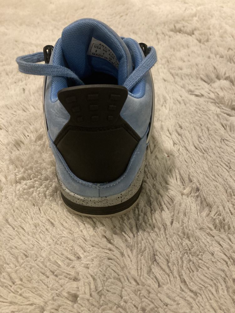 Jordan 4 University Blue – перфектно състояние 39-ти размер