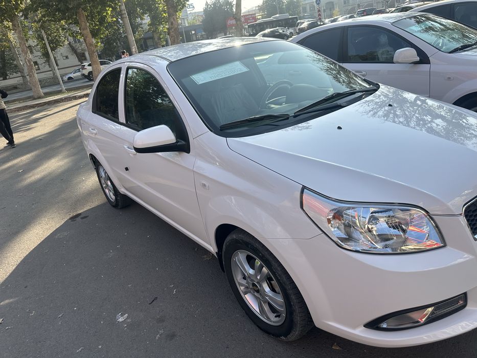 Nexia 3 sotiladi avtomat