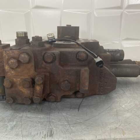 Distribuitor cupa KOMATSU WA380-5H -Piese de schimb Komatsu.
