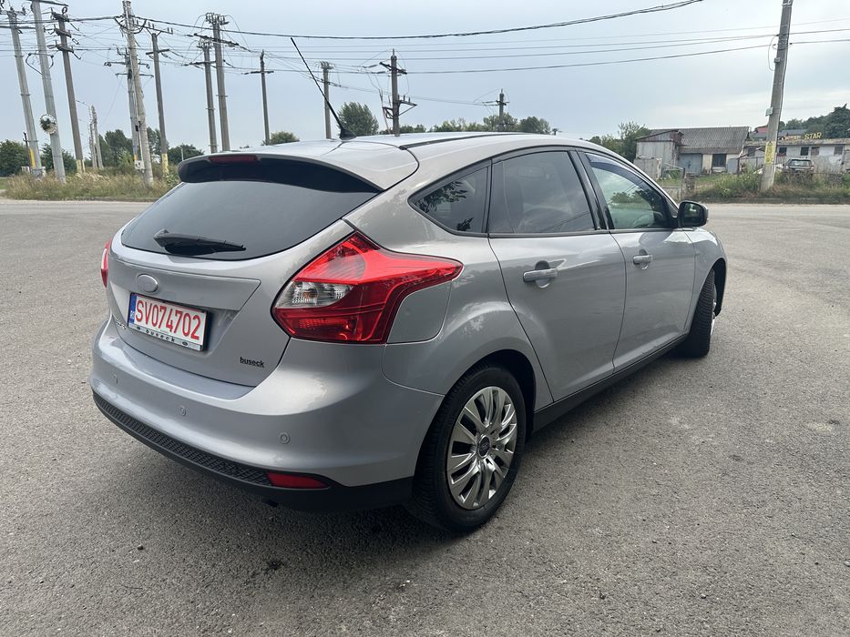 Ford Focus mk3 2011 1.6i  Euro5 consum5%